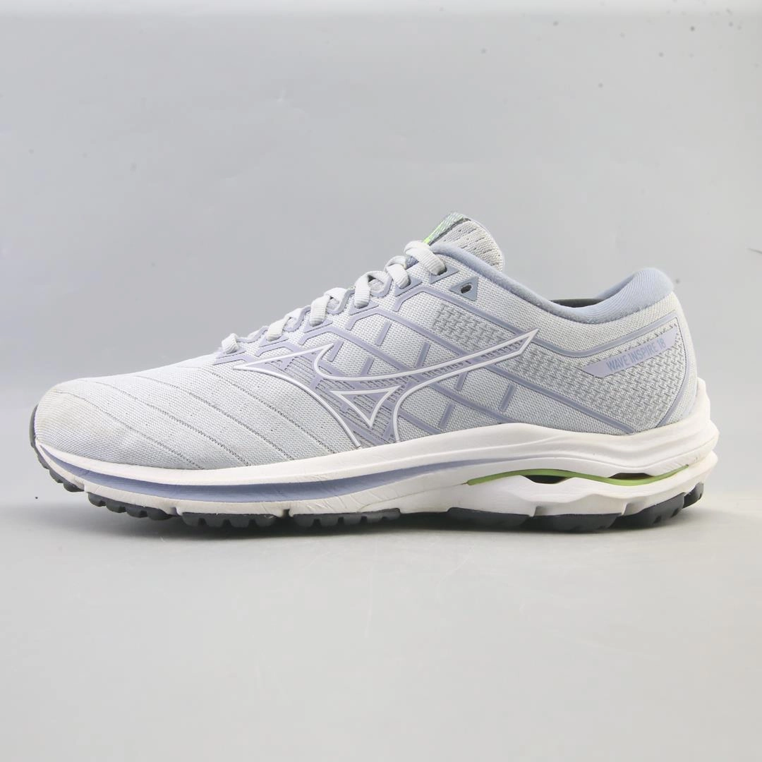 MIZUNO WAVE INSPIRE 18 Mizuno sporty athletic shoe styles