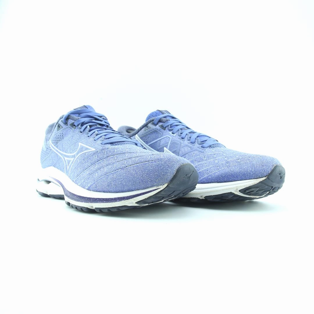 MIZUNO WAVE INSPIRE 18 Mizuno sport shoe styles