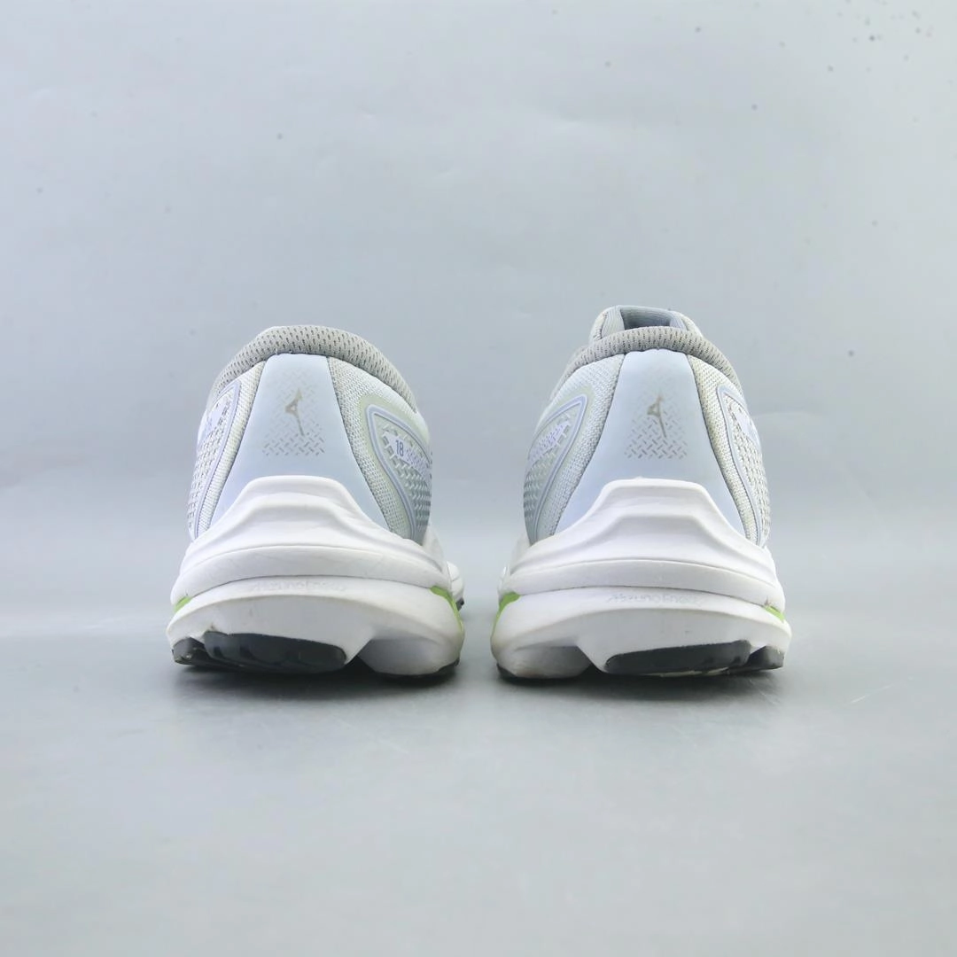 MIZUNO WAVE INSPIRE 18 Mizuno sport shoe styles