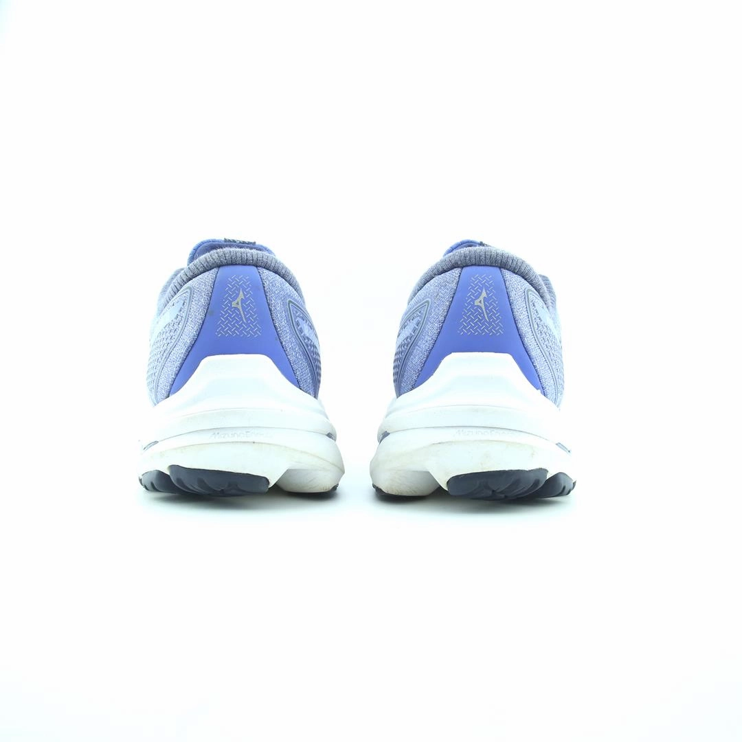 MIZUNO WAVE INSPIRE 18 Mizuno sport shoe styles