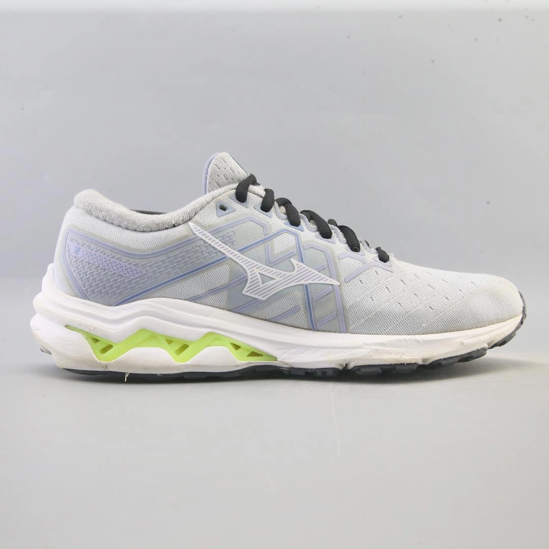 MIZUNO WAVE INSPIRE 18 Mizuno sport shoe styles