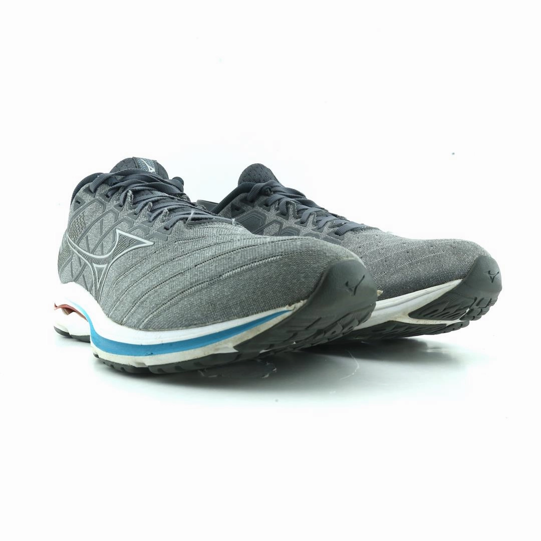MIZUNO WAVE INSPIRE 18 Mizuno sport shoe styles