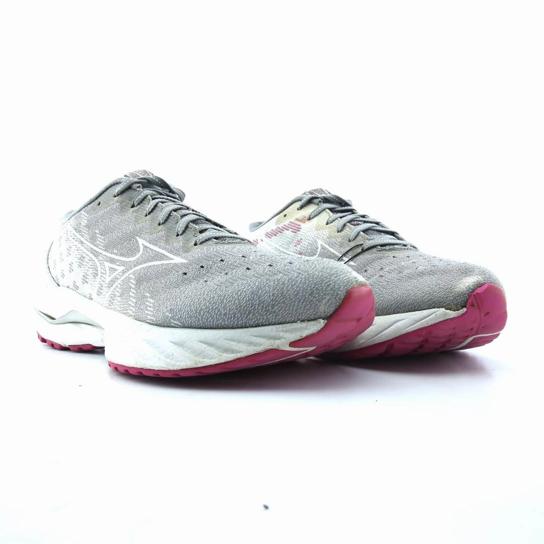 MIZUNO WAVE INSPIRE 19 Mizuno sport shoe styles