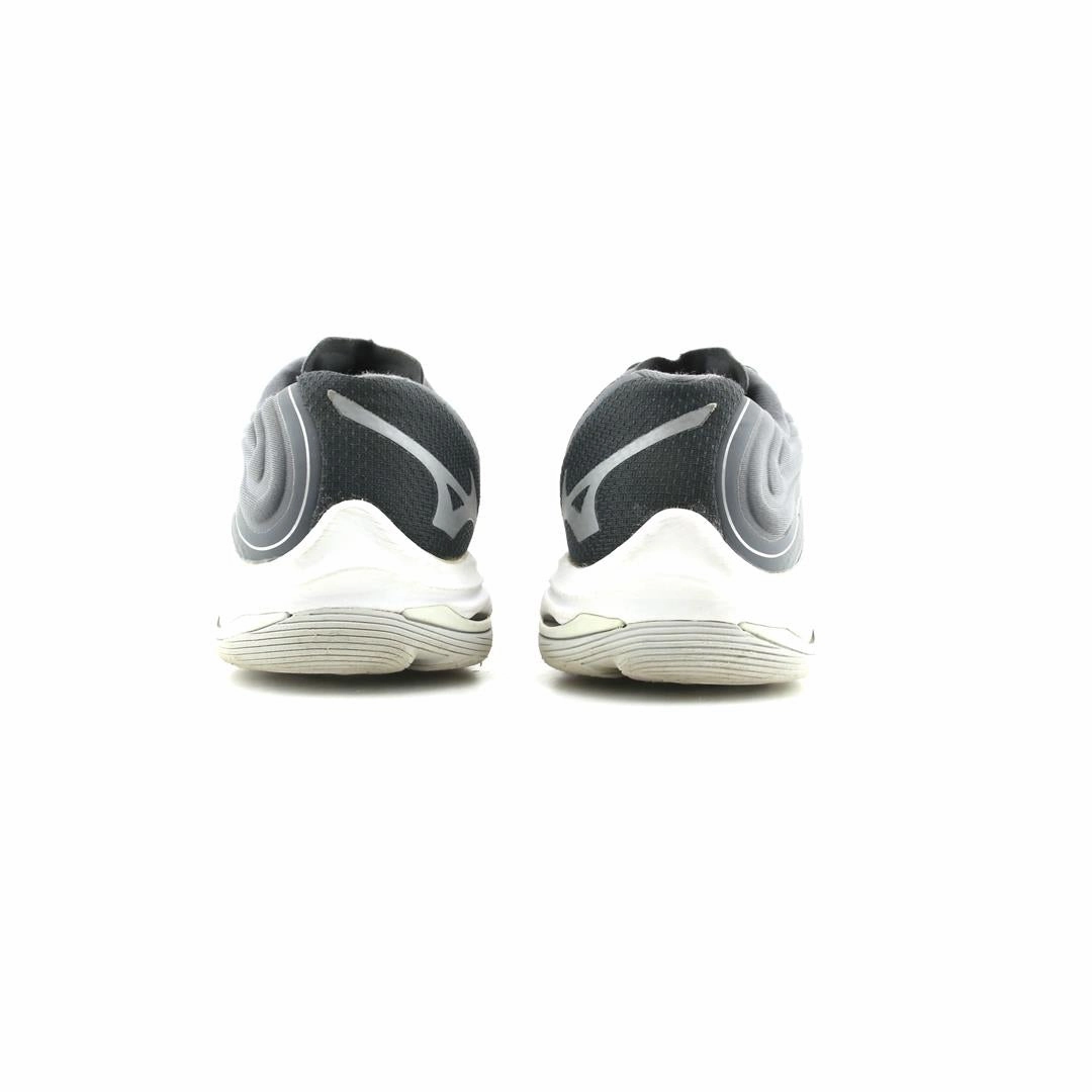 MIZUNO WAVE LIGHTNING Z8 Mizuno sport shoe styles