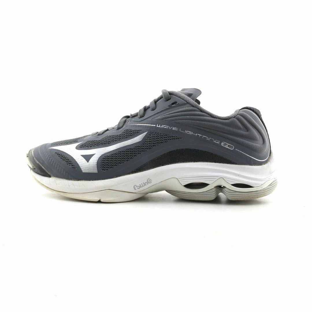 MIZUNO WAVE LIGHTNING Z8 Mizuno sporty athletic shoe styles
