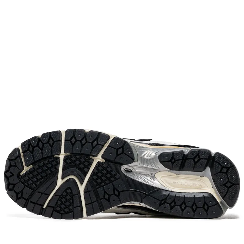 New Balance 1906 Utility - Black/Sea Salt New Balance versatile casual sneakers