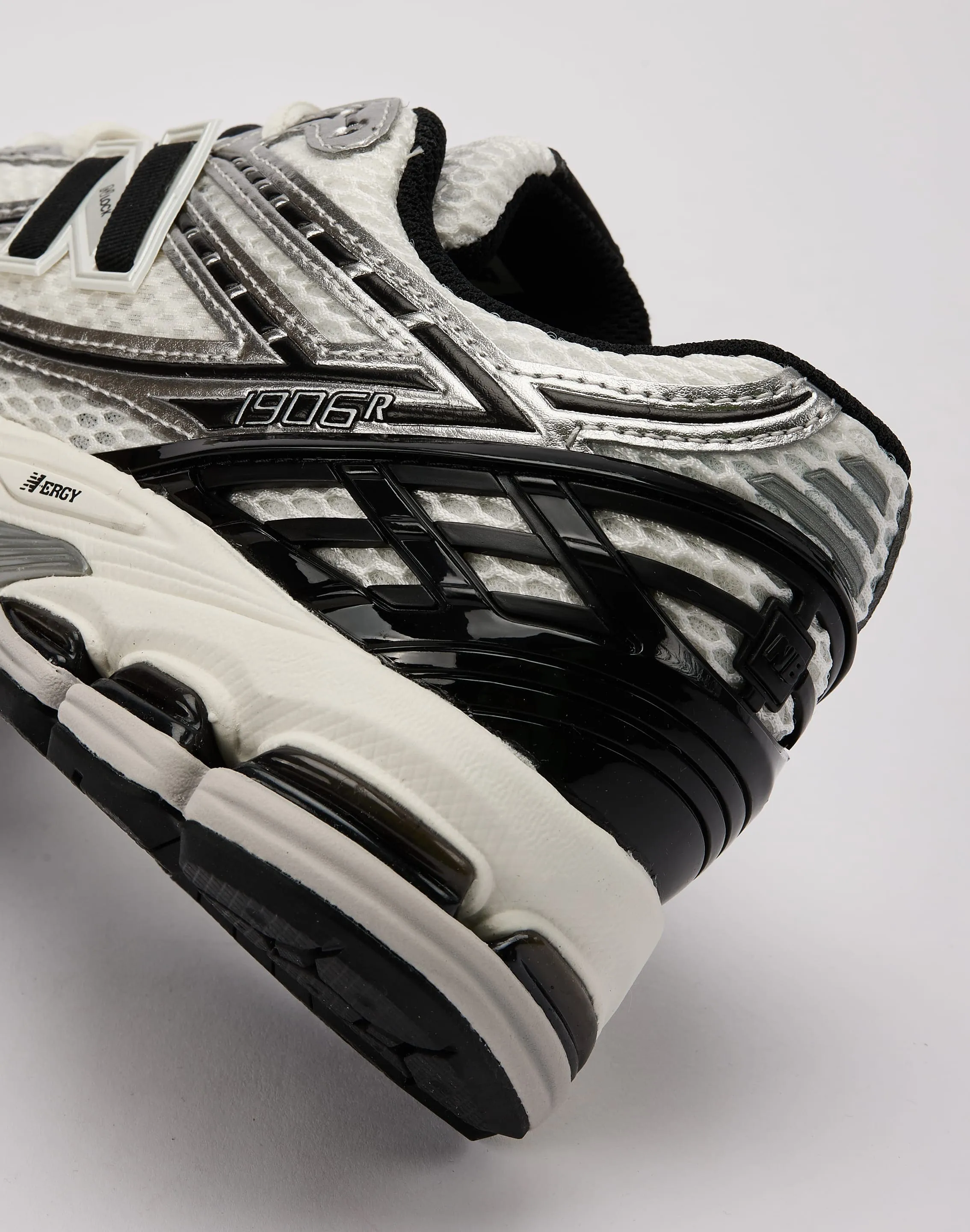 New Balance 1906R Cushioned Shoes