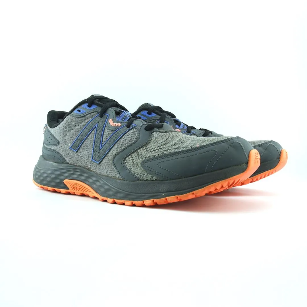 NEW BALANCE 410V7 New Balance trainer visuals