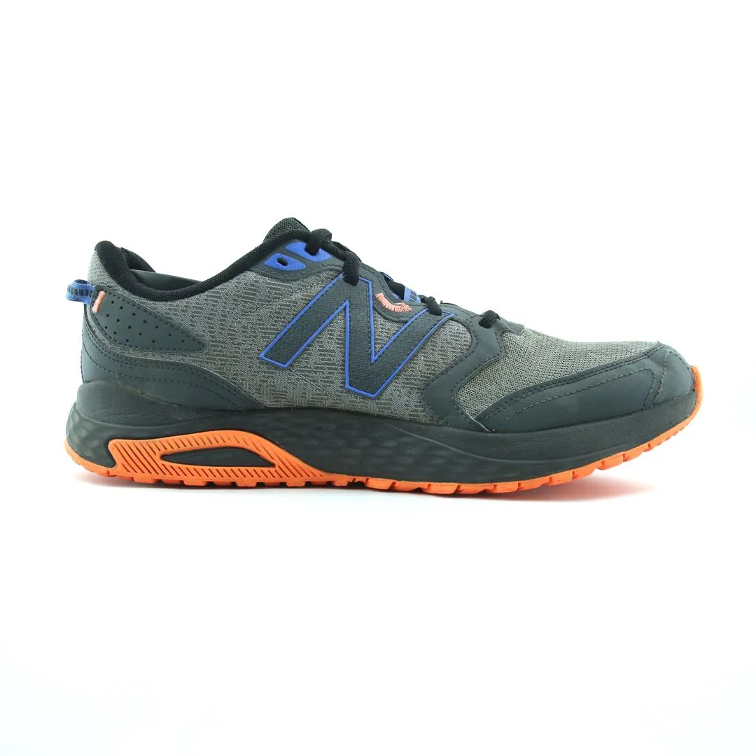 NEW BALANCE 410V7 New Balance trainer visuals