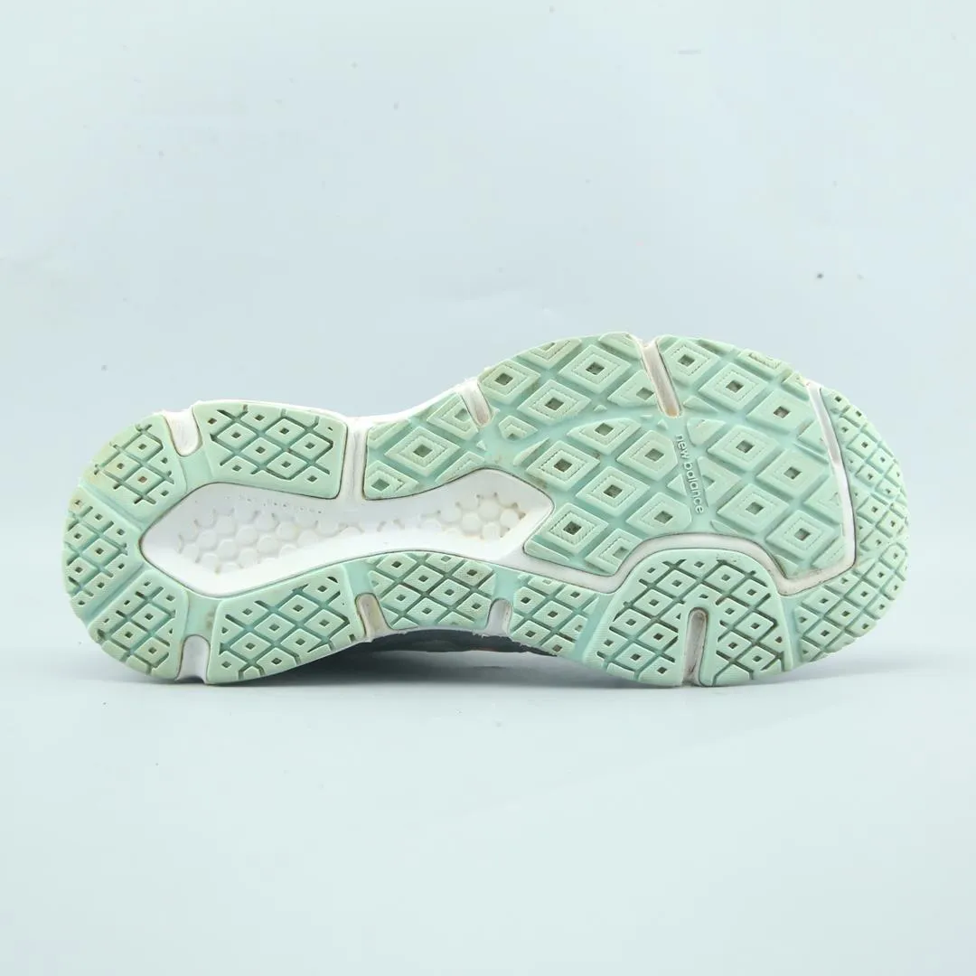 NEW BALANCE 470V1 stylish New Balance designs