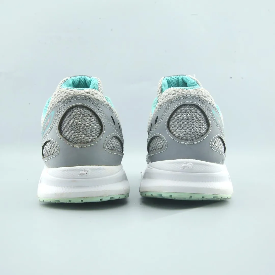 NEW BALANCE 470V1 stylish New Balance designs