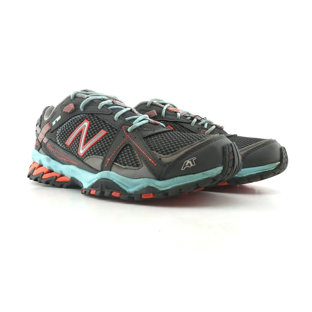 NEW BALANCE 570V2 New Balance casual shoe looks