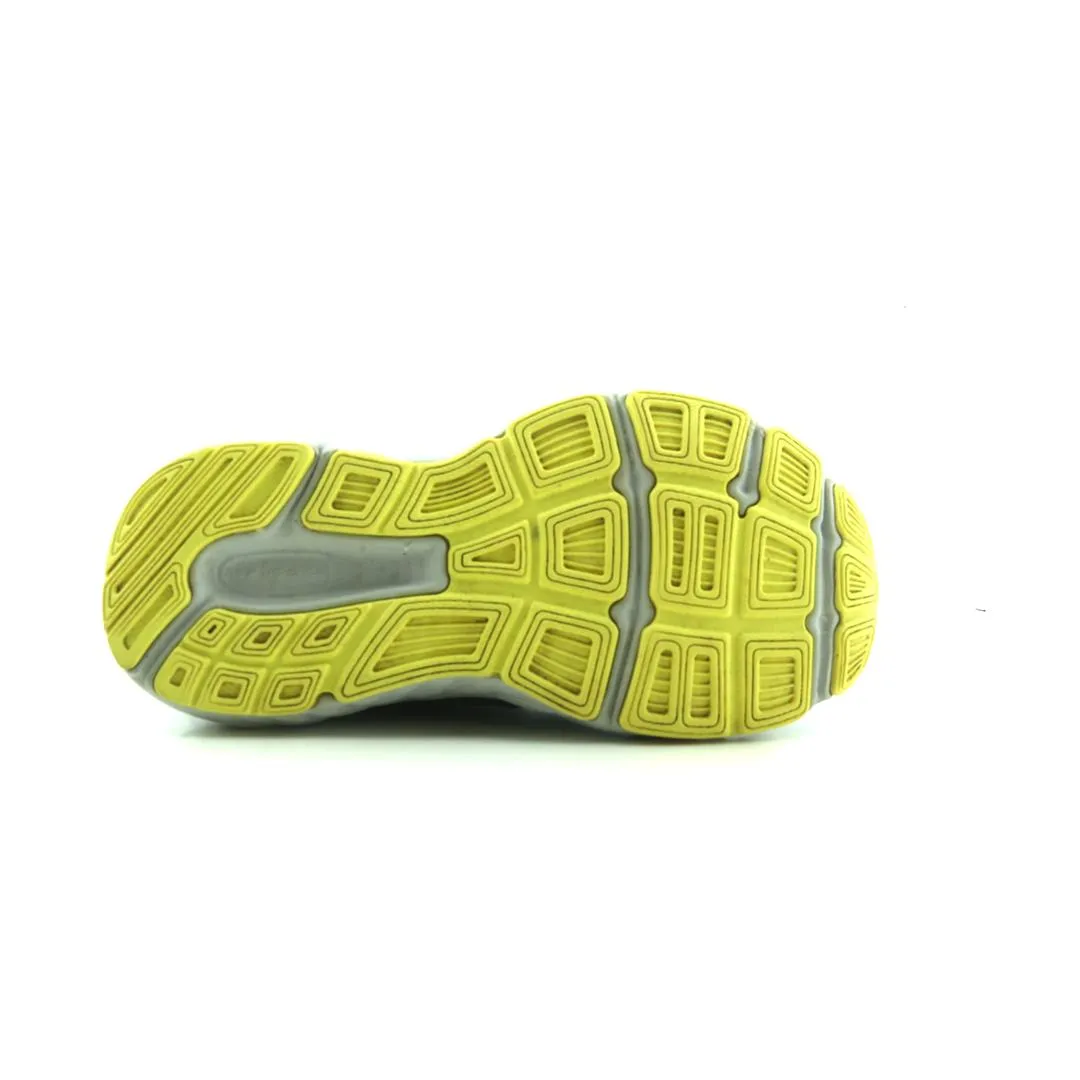 NEW BALANCE 680V5 New Balance casual shoe looks