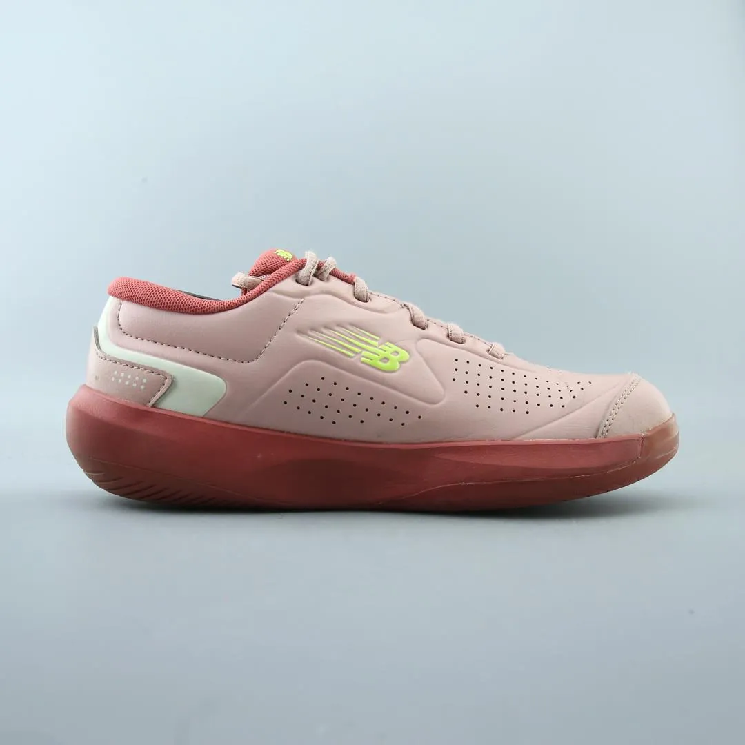 NEW BALANCE 696V5 stylish New Balance designs