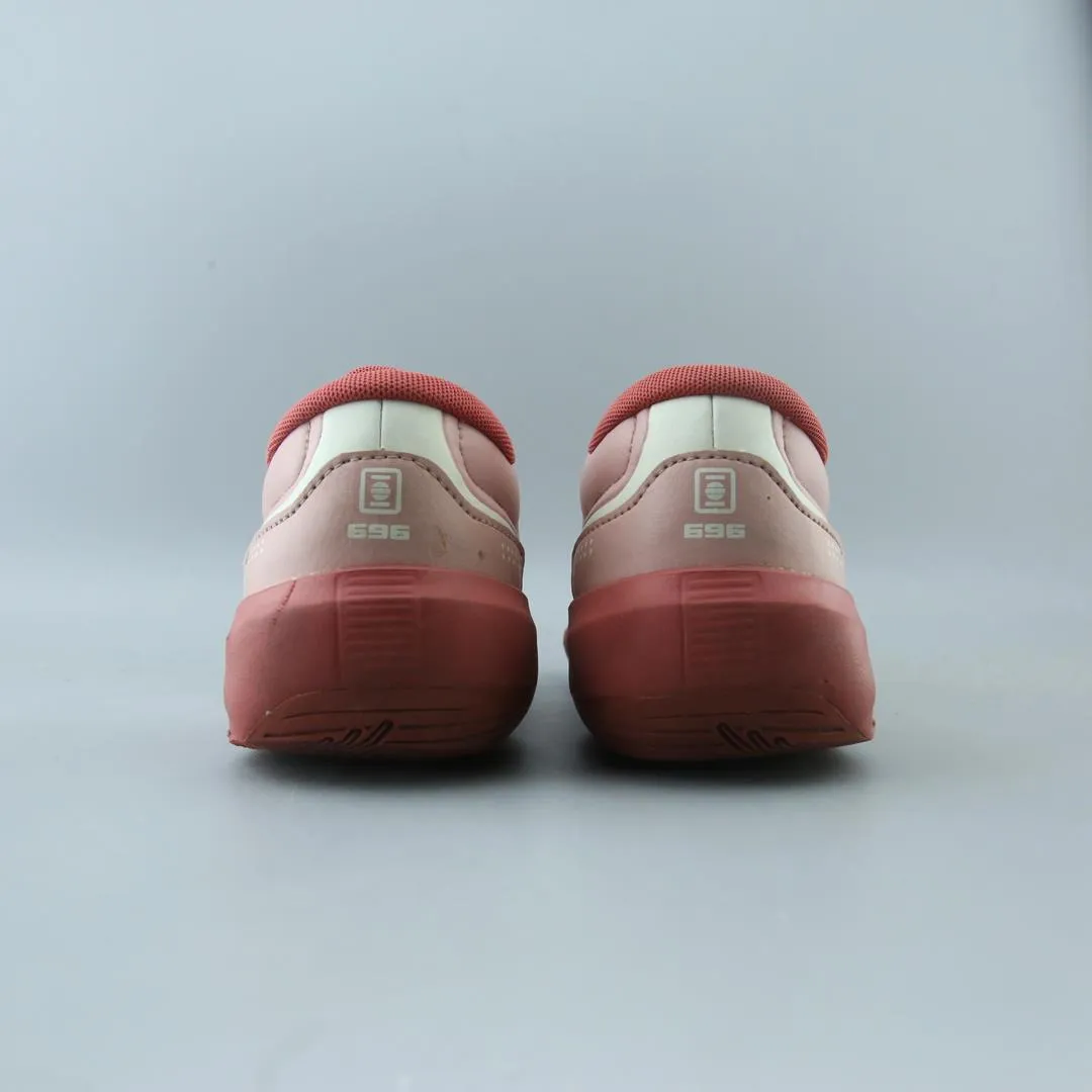 NEW BALANCE 696V5 stylish New Balance designs