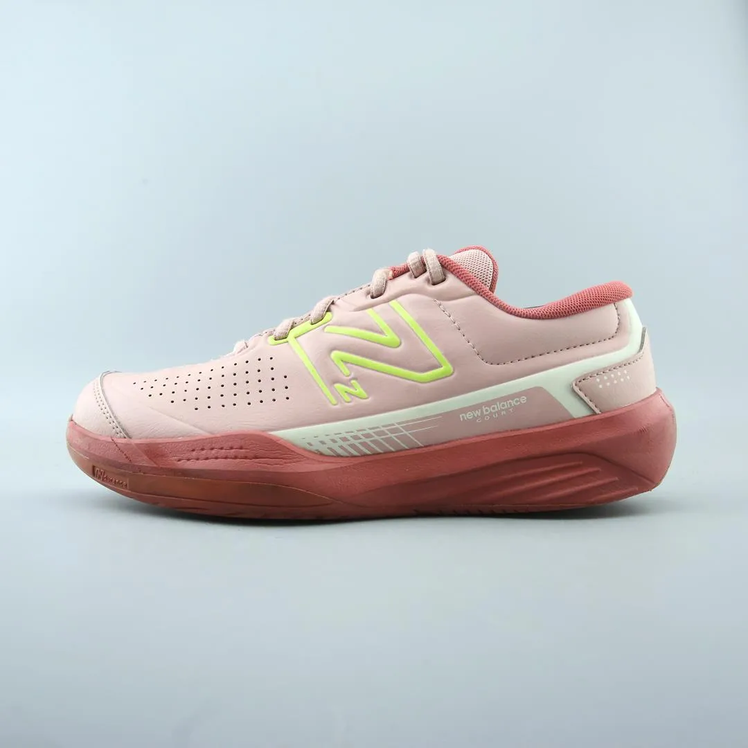 NEW BALANCE 696V5 New Balance supportive sneaker models