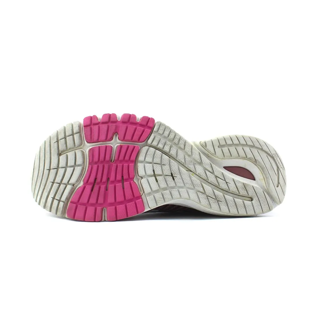 NEW BALANCE 860 V10 retro New Balance shoe shots