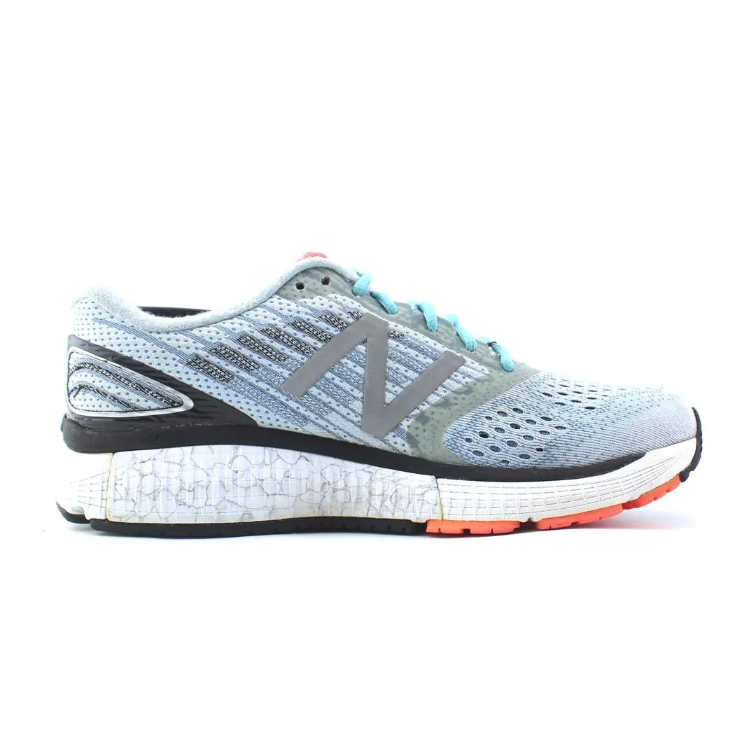 NEW BALANCE 860 V9 retro New Balance shoe shots