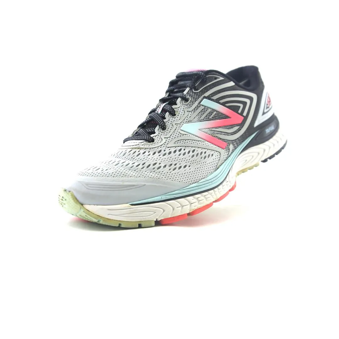 NEW BALANCE 880V7 retro New Balance shoe shots