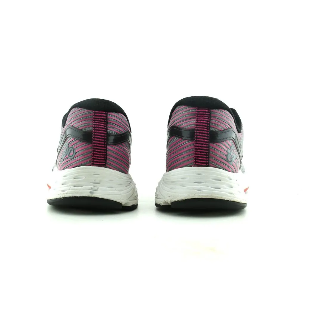 NEW BALANCE 890V6 retro New Balance shoe shots