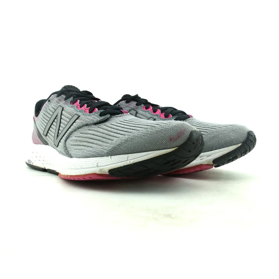NEW BALANCE 890V6 retro New Balance shoe shots
