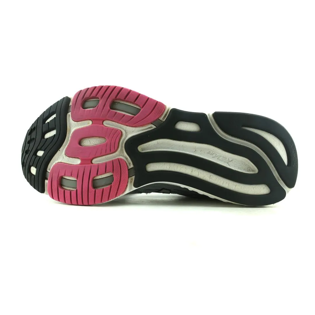 NEW BALANCE 890V6 retro New Balance shoe shots
