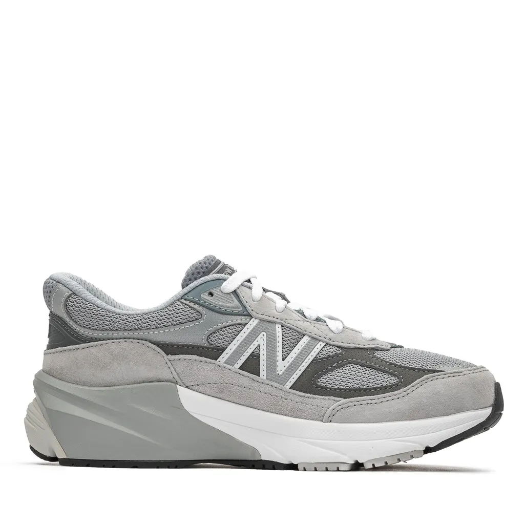 New Balance FuelCell 990v6 (GS) - Grey New Balance versatile casual sneakers