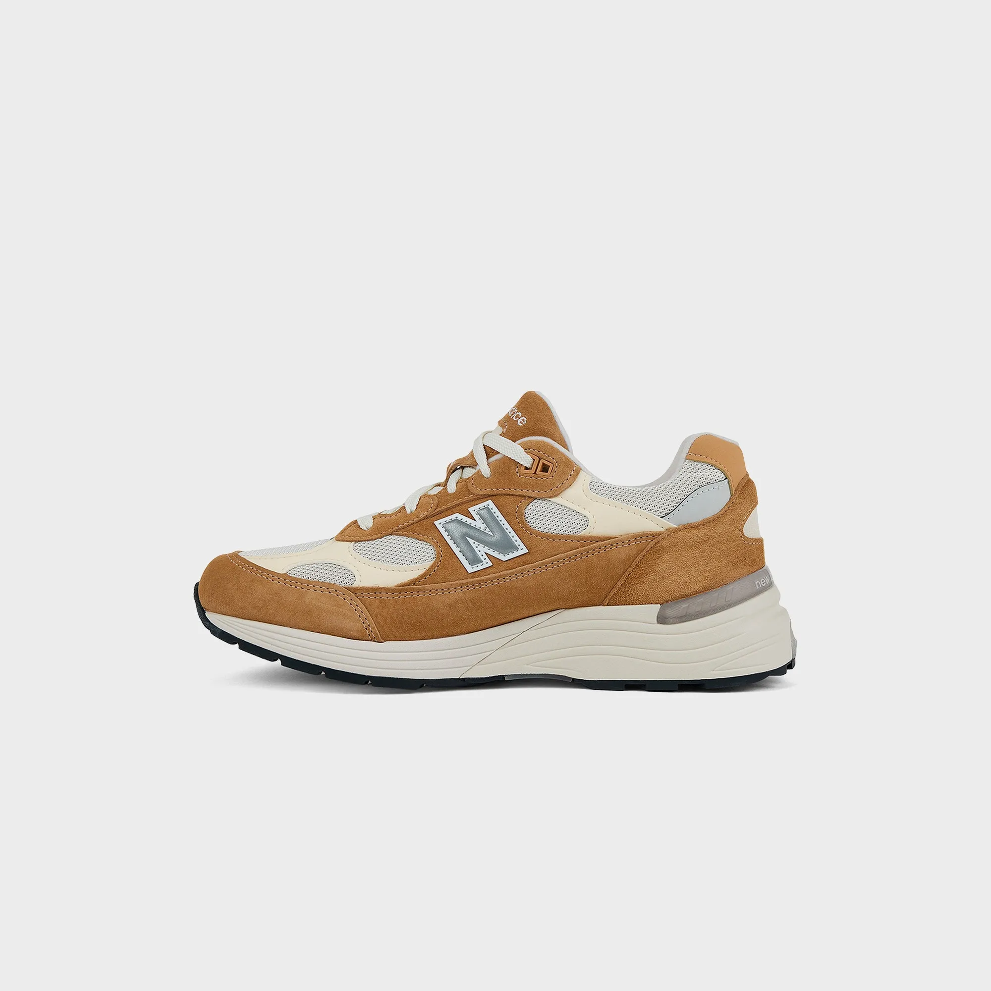 New Balance Made in USA 992 - Sweet Caramel / Calcium Nike Air Force 1 edition