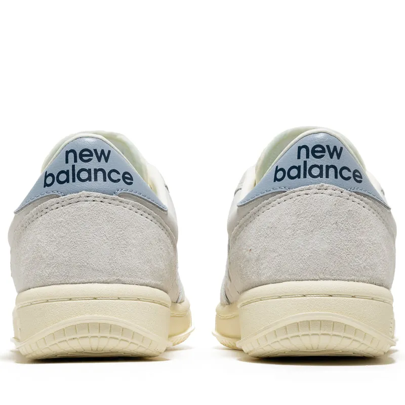 New Balance T500 - Grey/White New Balance versatile casual sneakers