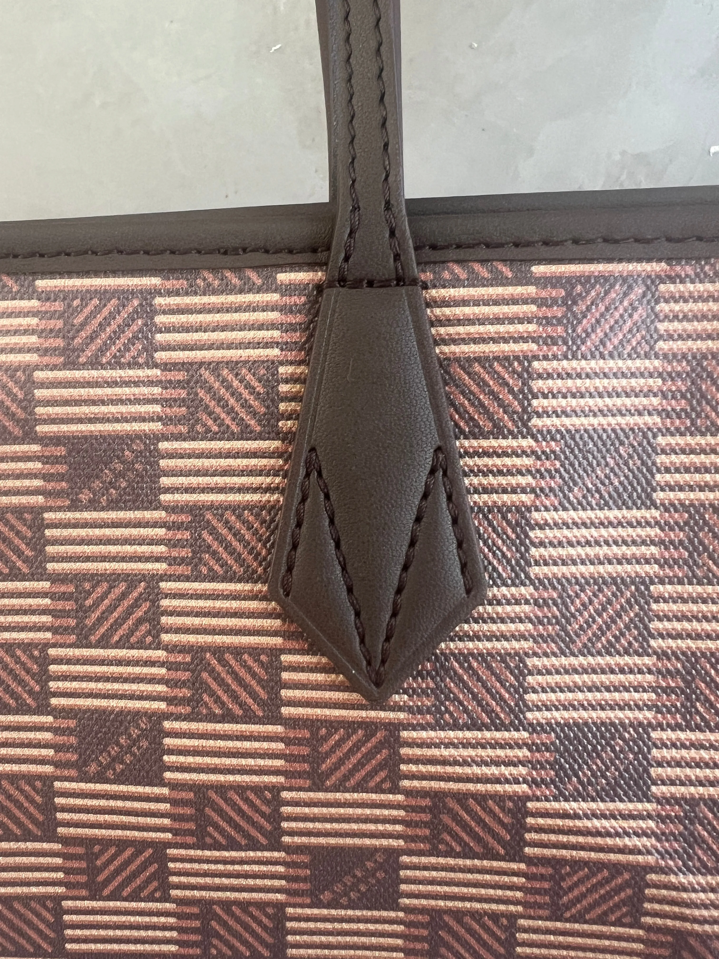 New Saint Tropez Open Tote MM, Chocolate Moreau Bags