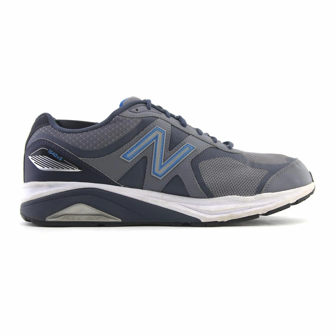 NEW BALANCE 1540V3 retro New Balance shoe shots