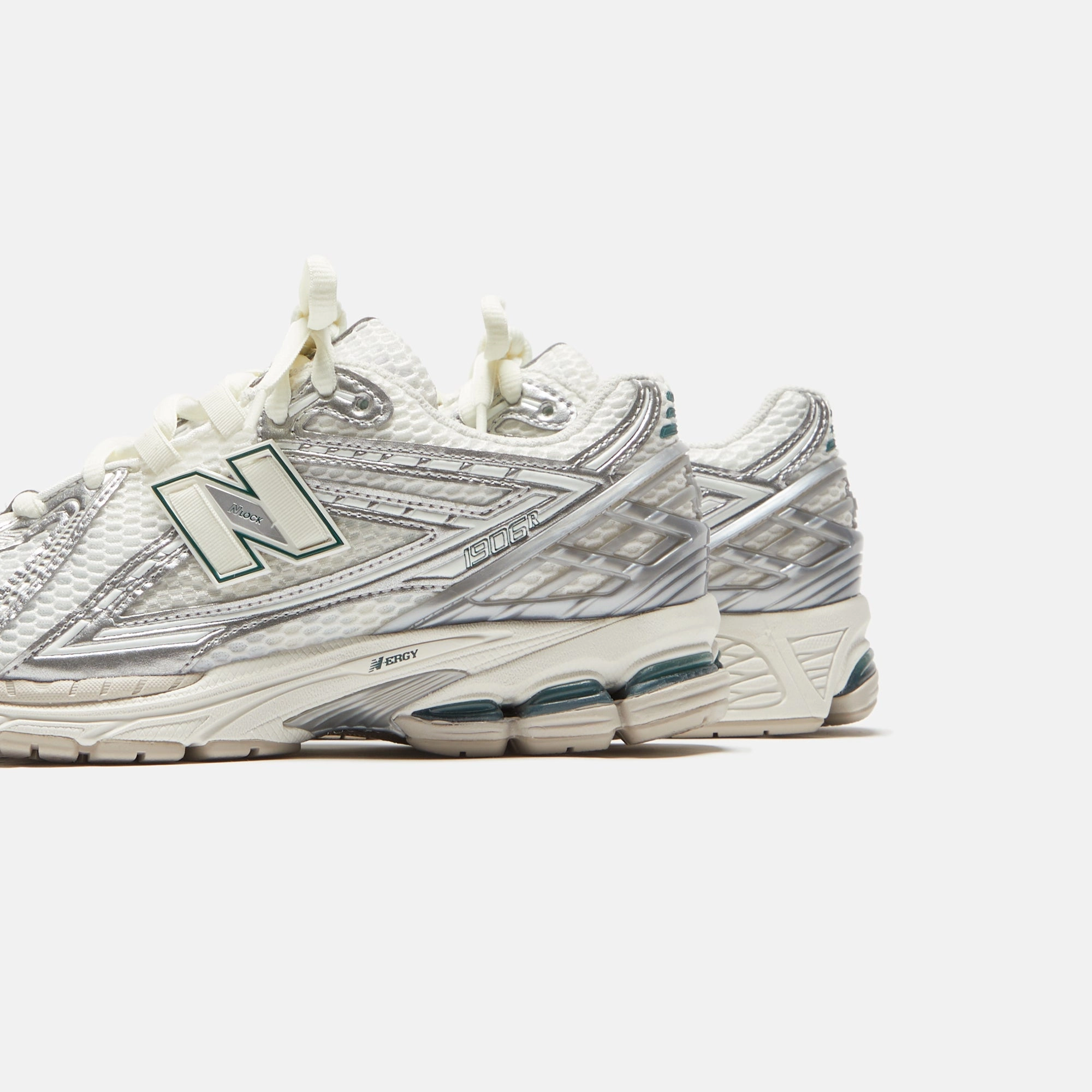 New Balance 1906R - Silver Metallic / Sea Salt Nike Air Force 1 edition