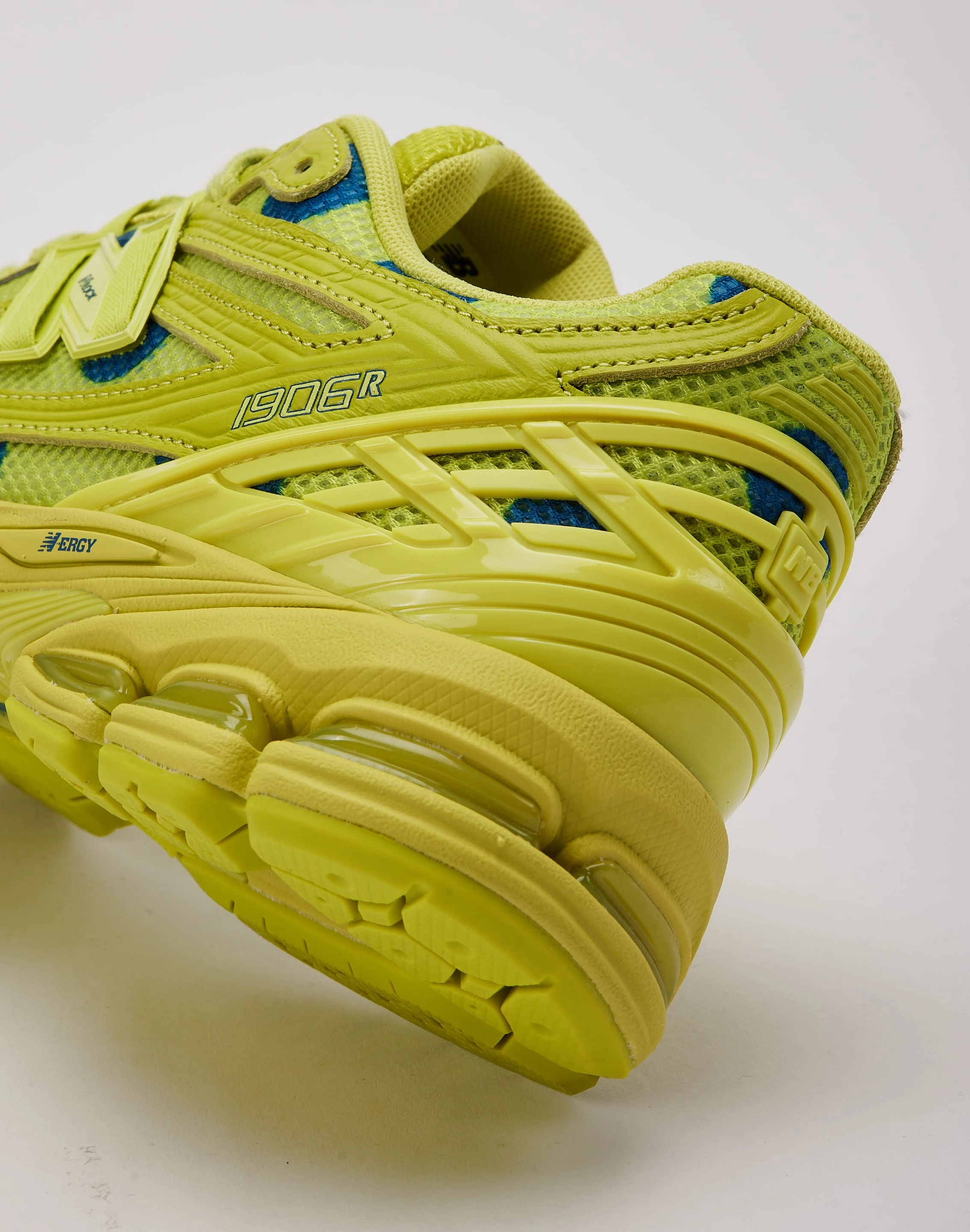 New Balance 1906R Cushioned Shoes