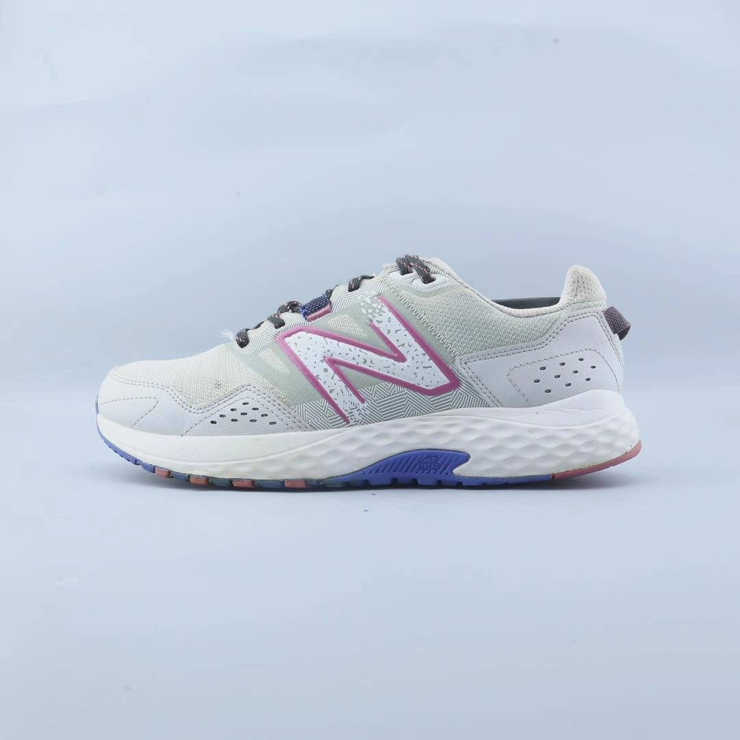 NEW BALANCE 410 V8 New Balance supportive sneaker models