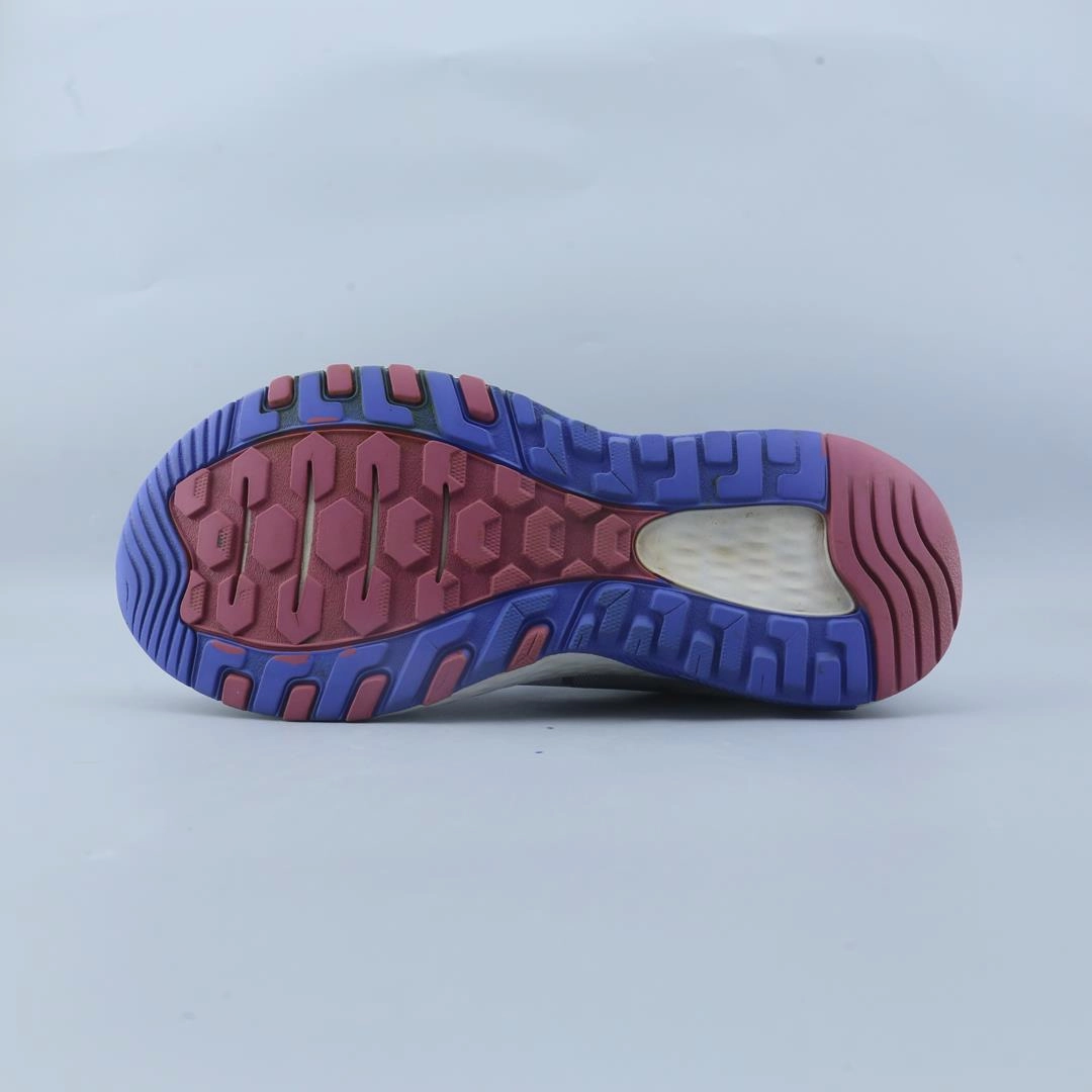 NEW BALANCE 410 V8 stylish New Balance designs