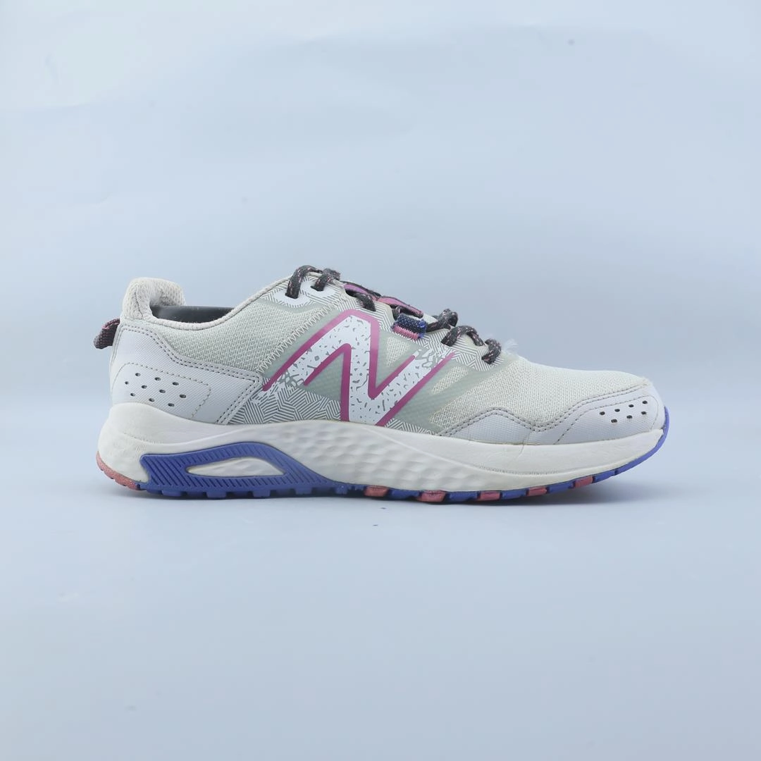 NEW BALANCE 410 V8 stylish New Balance designs
