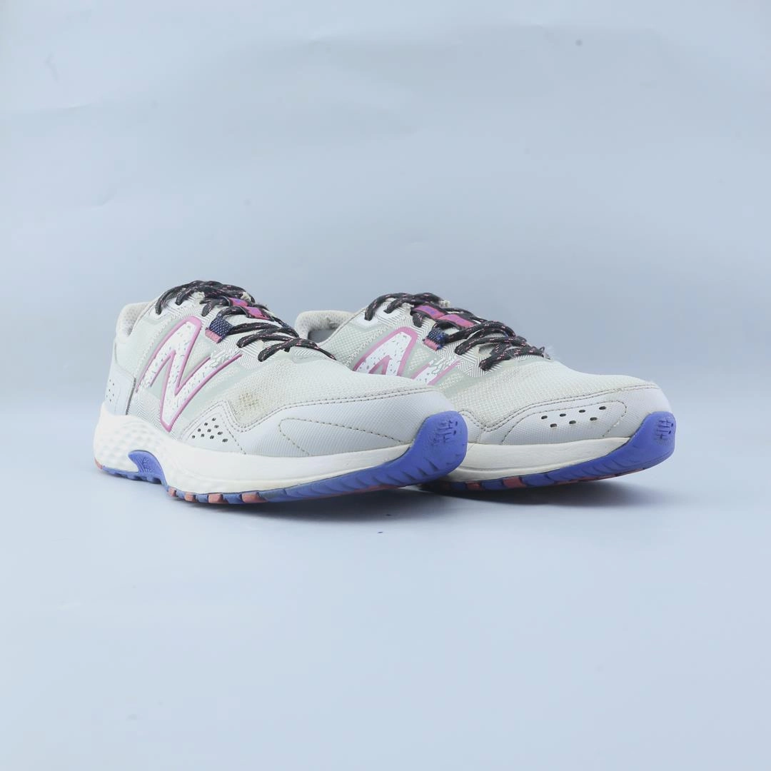 NEW BALANCE 410 V8 stylish New Balance designs
