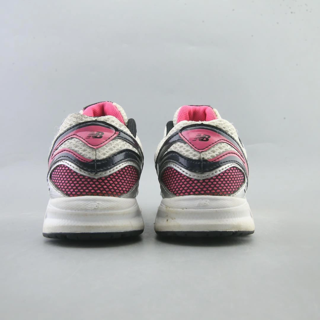 NEW BALANCE 470 V3 New Balance casual shoe looks