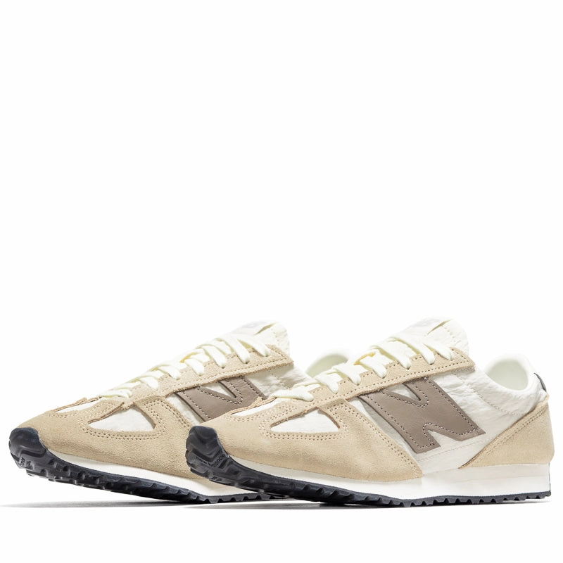 New Balance 471 - Incense/Timberwolf New Balance versatile casual sneakers