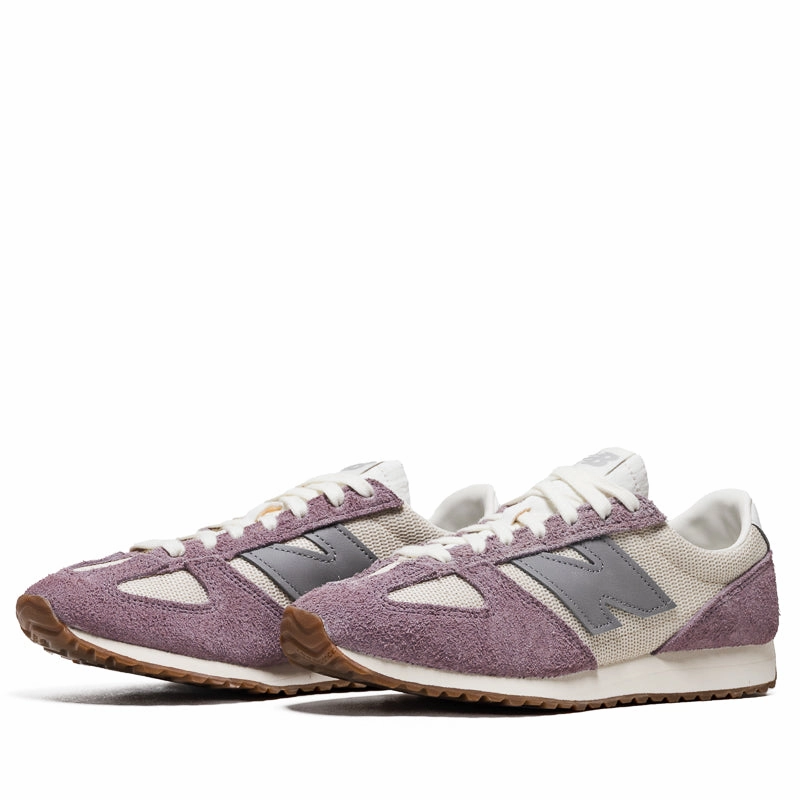 New Balance 471 - Linen/Ice Wine New Balance versatile casual sneakers