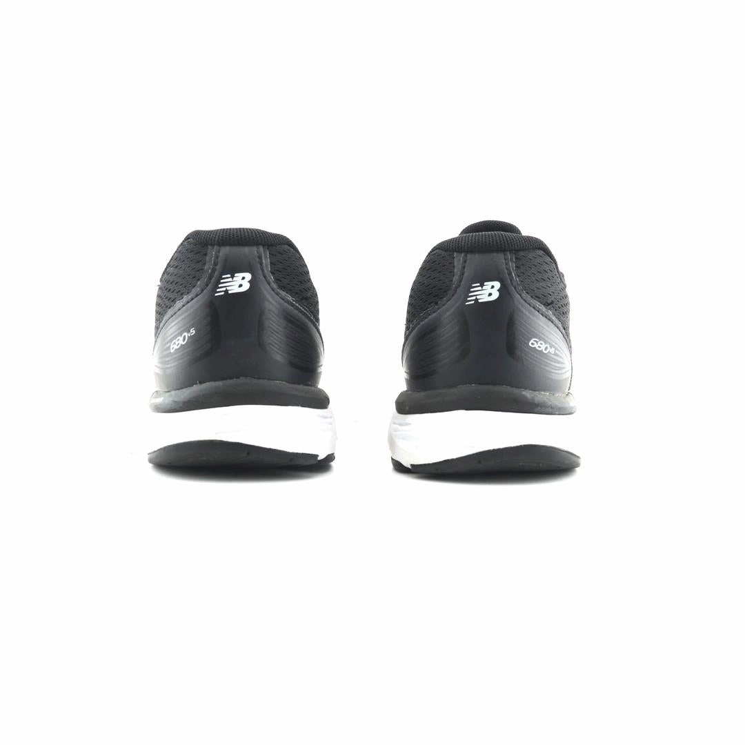 NEW BALANCE 680 V5 New Balance casual shoe looks