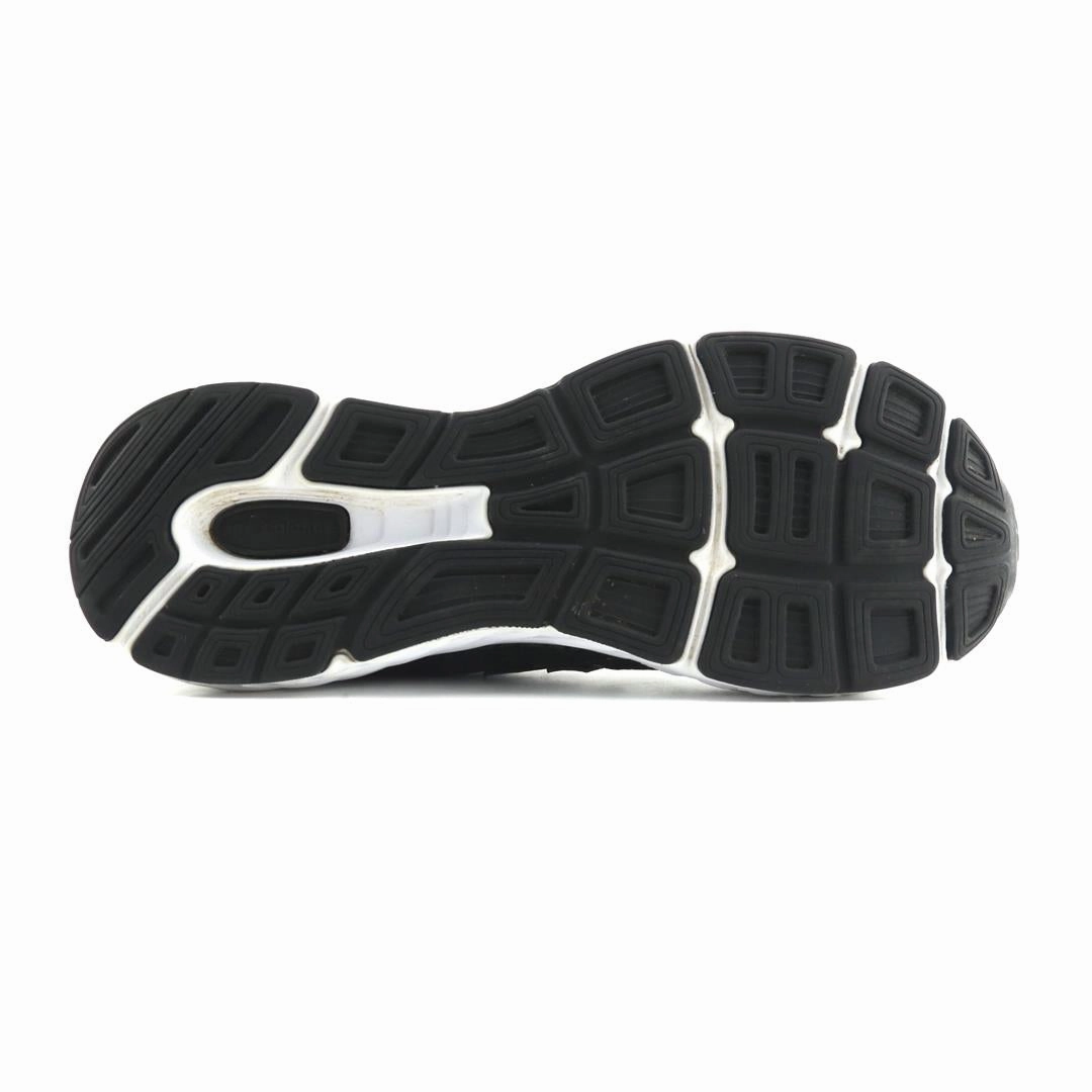 NEW BALANCE 680 V5 New Balance casual shoe looks