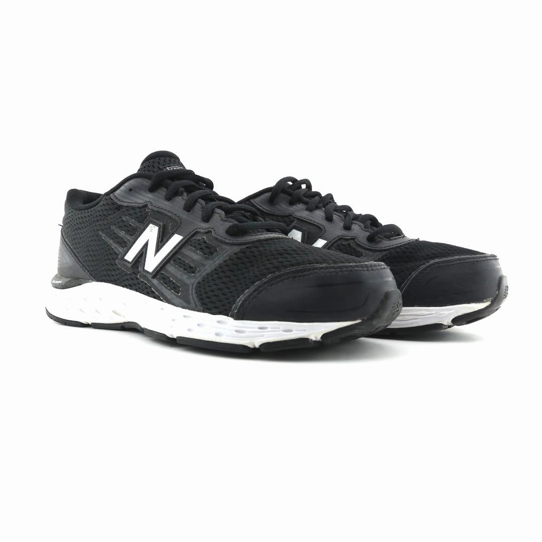 NEW BALANCE 680 V5 New Balance casual shoe looks
