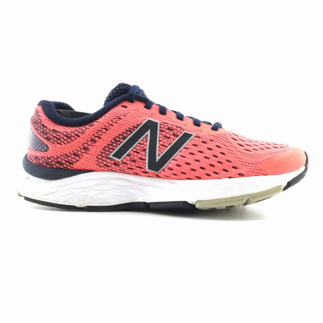 NEW BALANCE 680 V6 New Balance casual shoe looks
