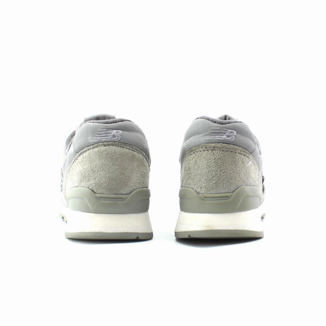 NEW BALANCE 696 retro New Balance shoe shots