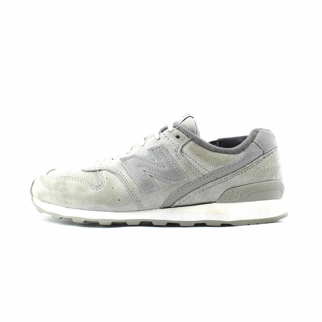 NEW BALANCE 696 New Balance comfortable everyday shoes