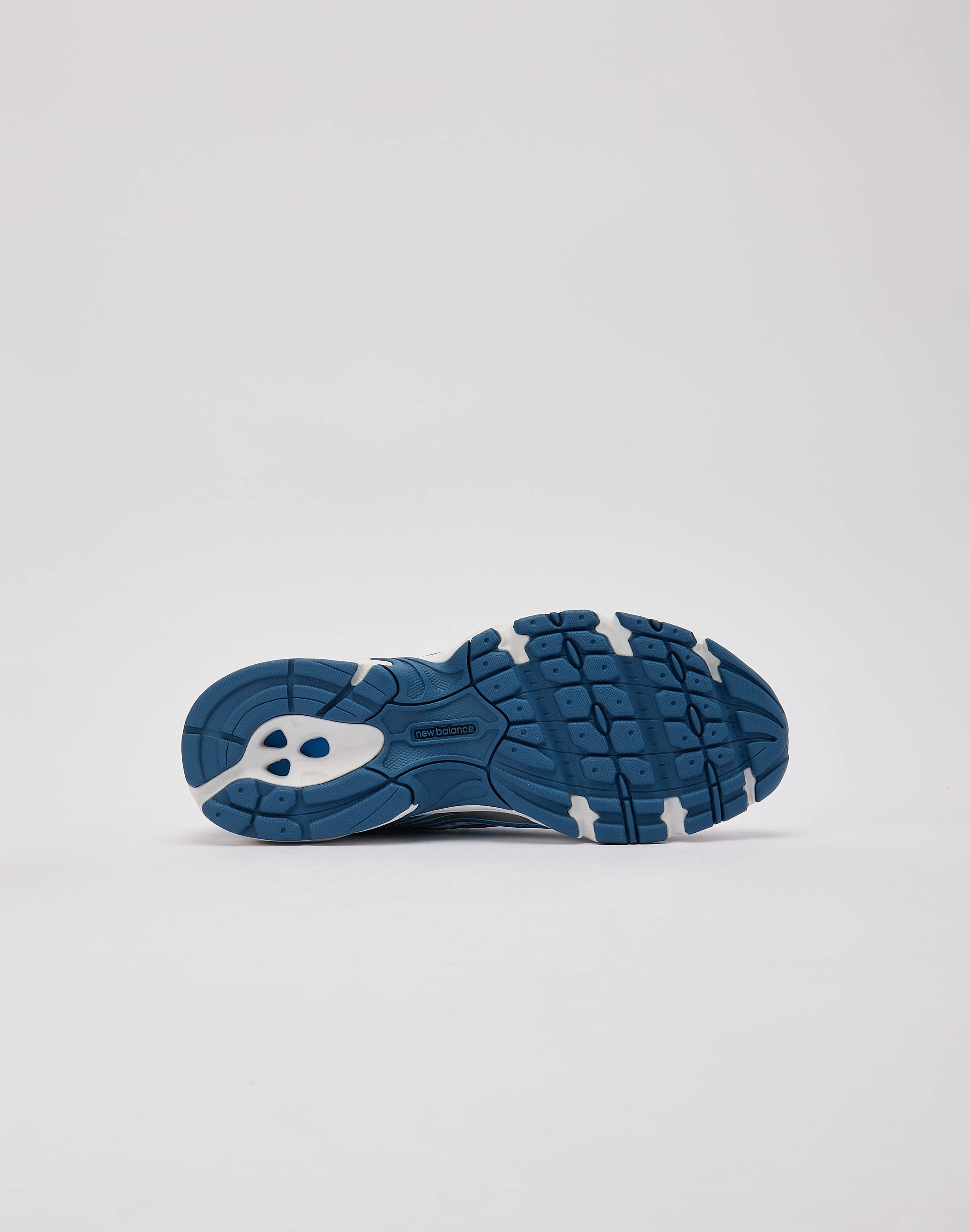New Balance 740 Cushioned Shoes