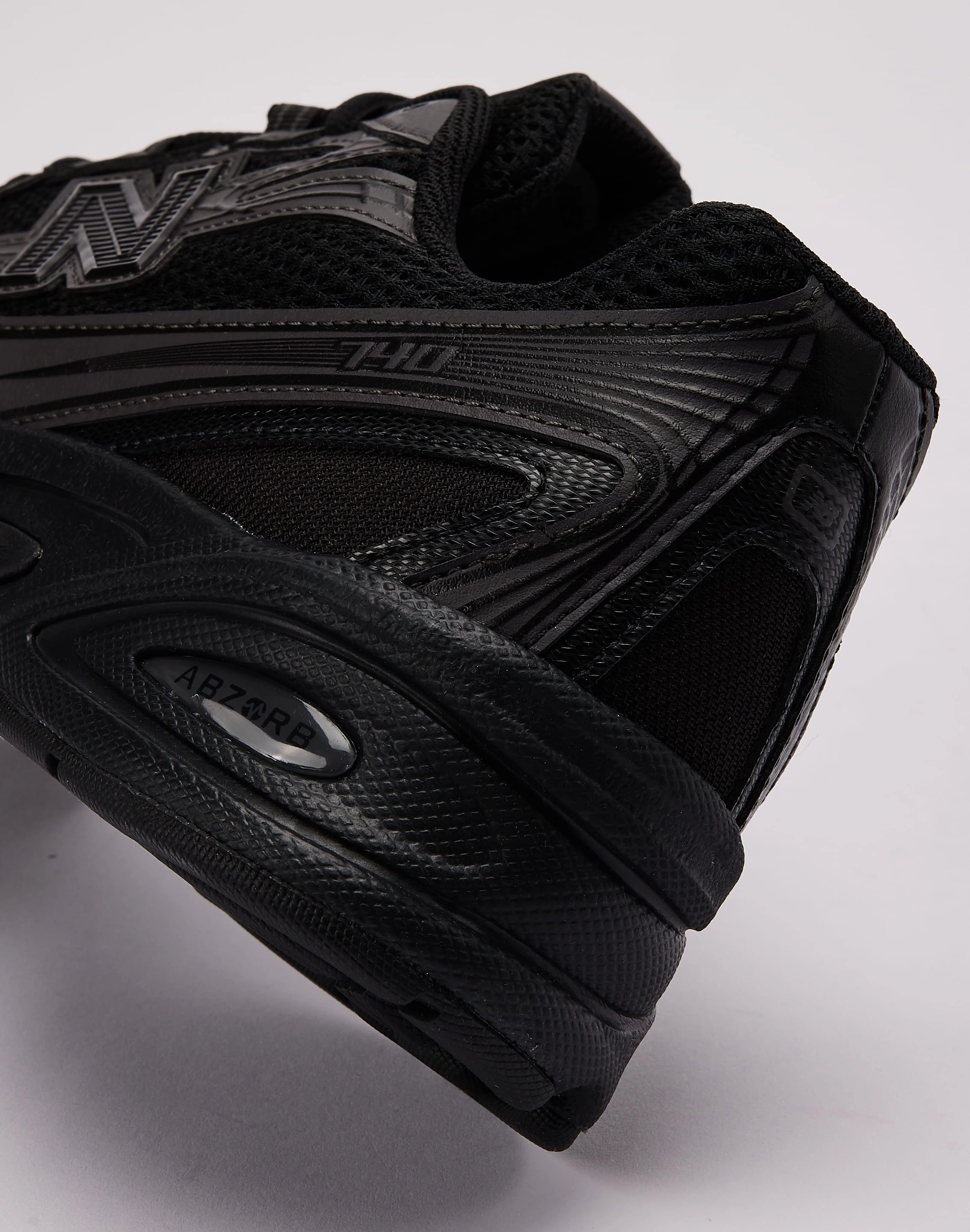 New Balance 740 Cushioned Shoes