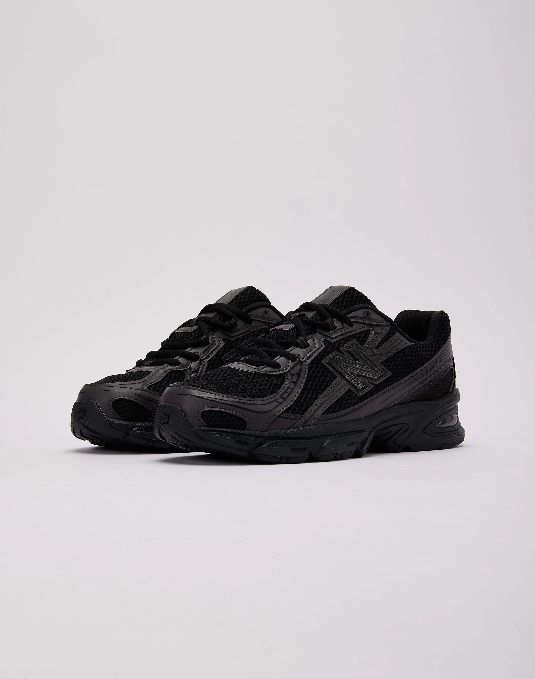 New Balance 740 Cushioned Shoes