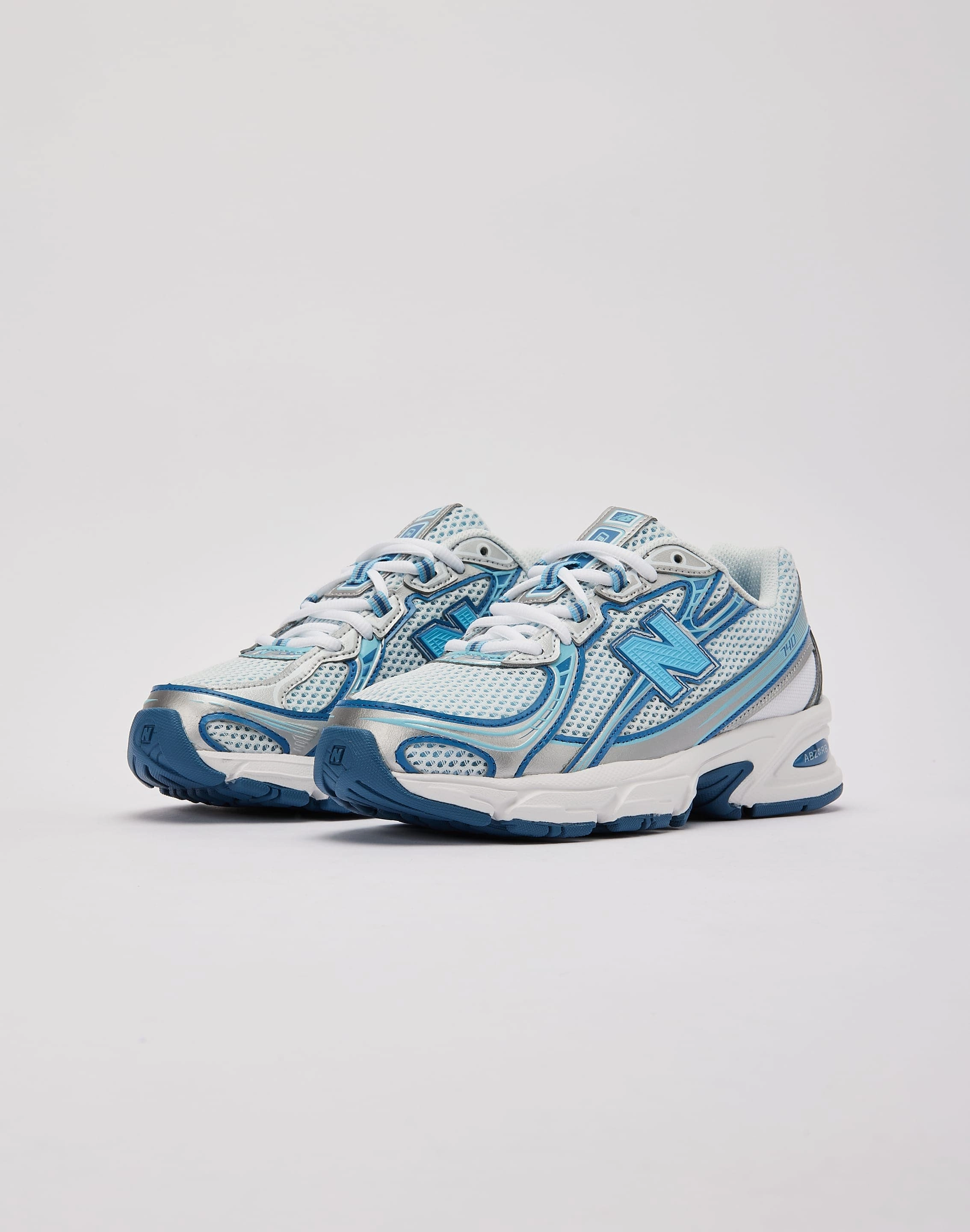 New Balance 740 Cushioned Shoes